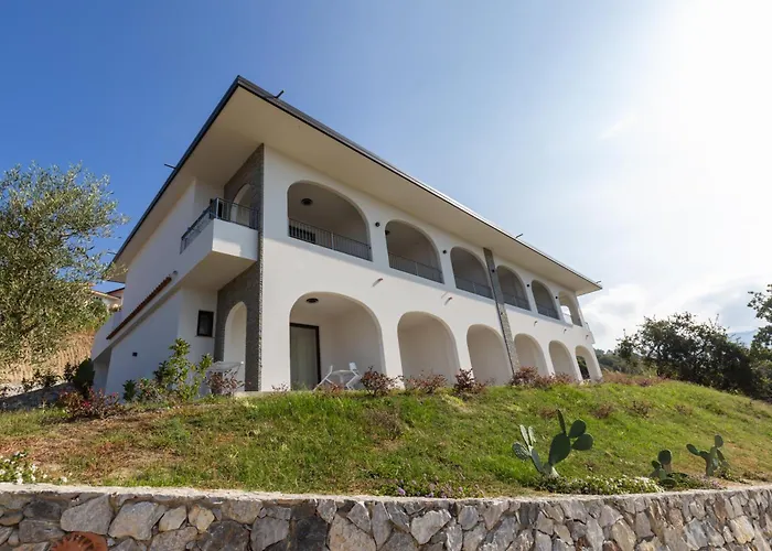  LUZIA AGRIRESORT - Piscina Idromassaggio Con Vista Mare Aperta Fino Alle Ore 23-00