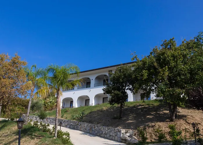  LUZIA AGRIRESORT - Piscina Idromassaggio Con Vista Mare Aperta Fino Alle Ore 23-00