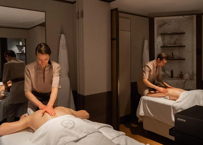 Hot Tub in Room Maison Villeroy