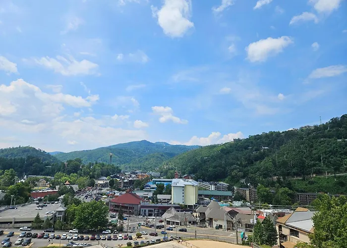 Gatlinburg Chateau Condo 503