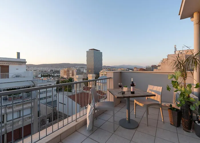 Hotel with view: Piraeus City Hotel