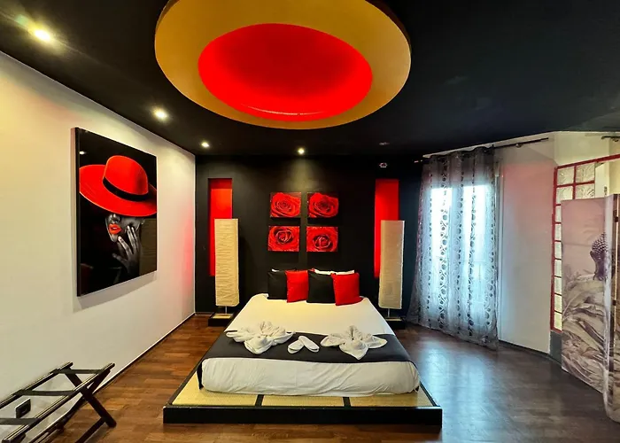 Hotel cerca del colegio: Seasonal Living With Jacuzzi