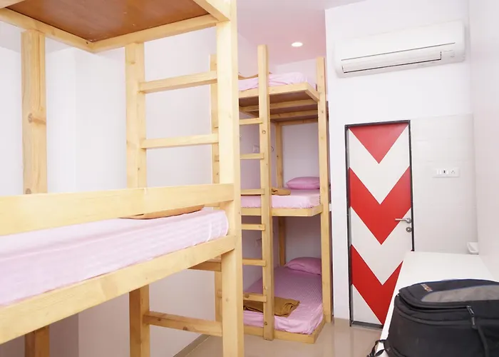 Mumbai Staytion Dorm- A Backpackers