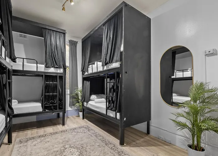 Azzurro Pod Hotel Darling Harbour- Near Icc