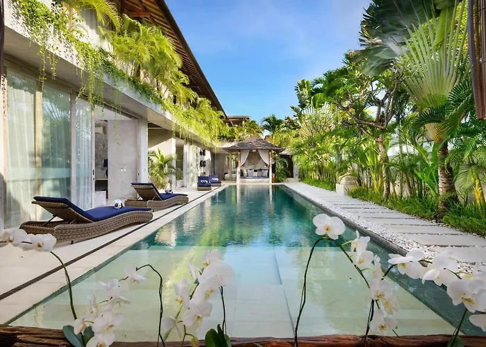 Lavish 5 Bed, Sleeps 10, Butler, Daily Breakfast