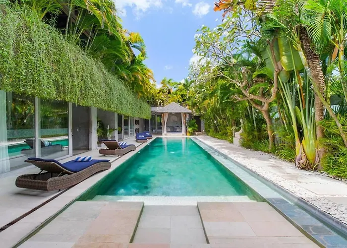 Lavish 5 Bed, Sleeps 10, Butler, Daily Breakfast