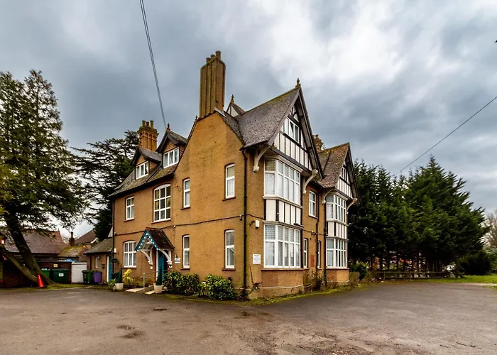 Hotels Close to Airport London Gatwick Inn