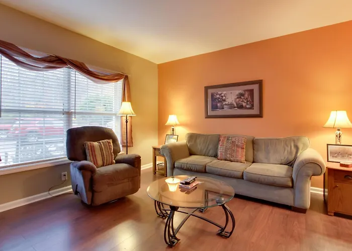 Parkway Condo About Walk To Island In Pigeon Forge!