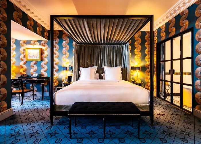 Dog friendly hotels De Berri Champs-Elysees, A Luxury Collection