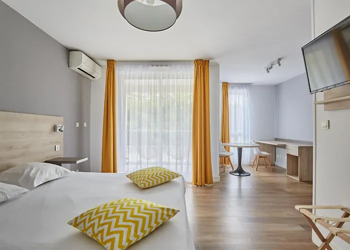 Hôtel avec vue: Appart Hotel Odalys City Aix en Provence Le Clos de la Chartreuse