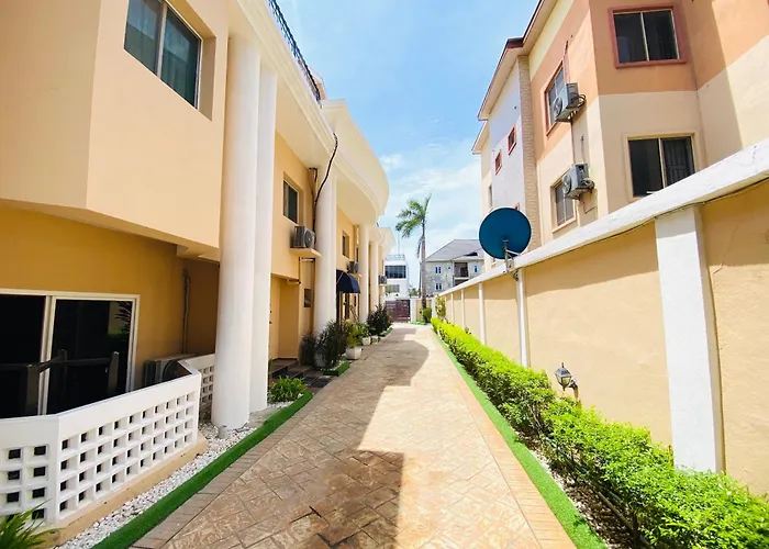 Presken Oniru, Victoria Island