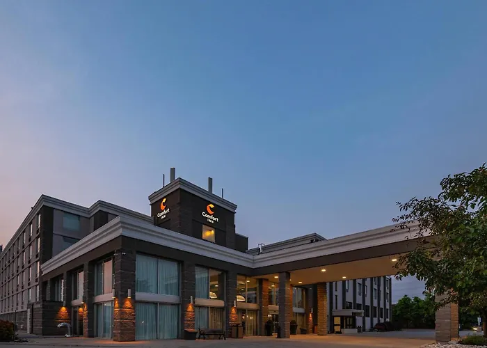 Cheap hotel: Comfort Inn & Conference Centre Toronto Airport