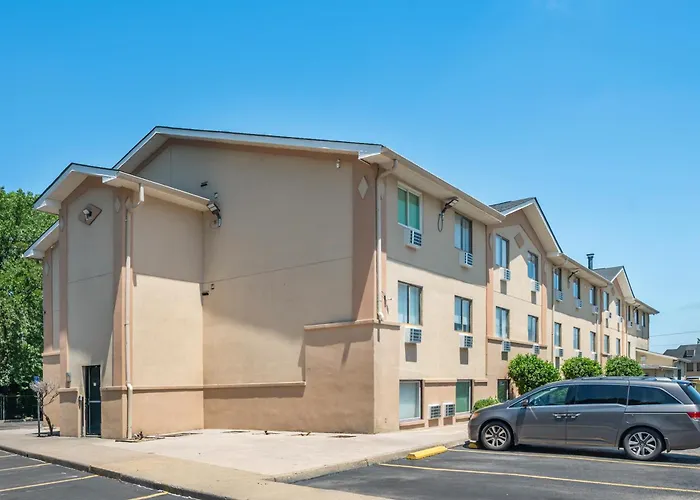 Pet Friendly hotel: Quality Inn Chesapeake - Greenbrier