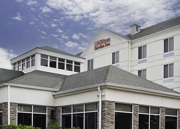 Luxury hotel only: Hilton Garden Inn Fayetteville/Fort Bragg