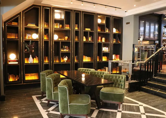 In Luxury hotels Iveagh Garden