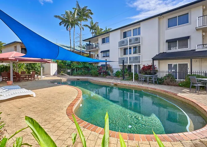 Romantic hotels Cairns Reef Apartments &