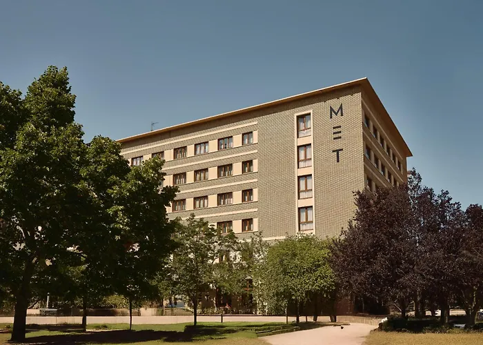 Hotel cerca del colegio: Hotel MET Pamplona