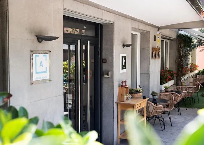 Tres Torres Atiram Hotel