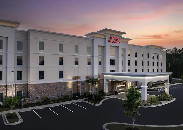 Pet Friendly hotel: Hampton Inn & Suites Walterboro