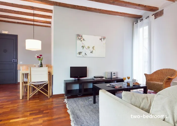 Beach hotel: Inside Barcelona Apartments Esparteria
