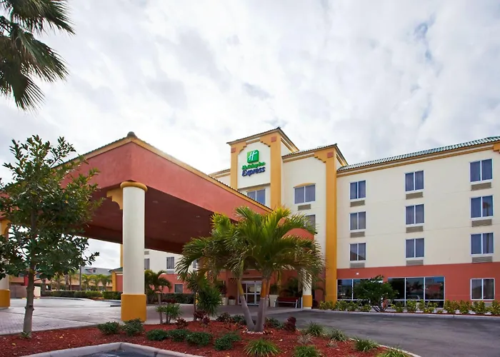 Cheap hotels Holiday Inn Express & Suites Cocoa Beach By Ihg