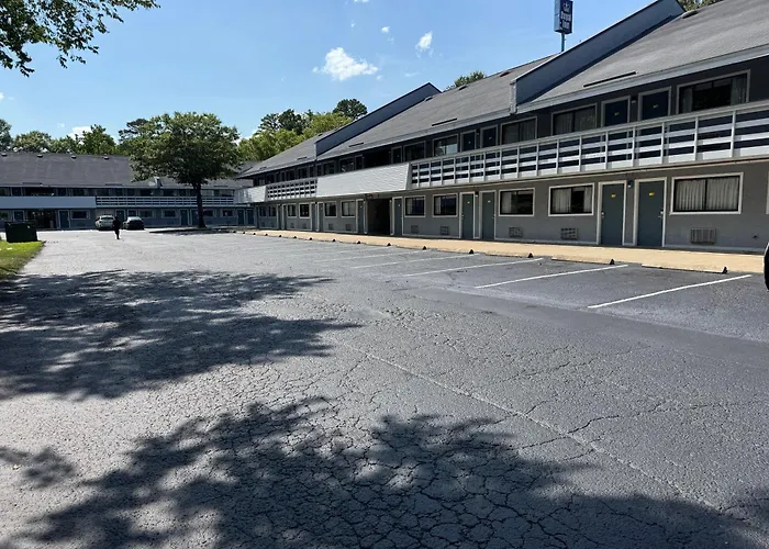 Days Inn By Wyndham Charlotte University