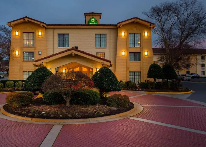 Beach hotel: La Quinta Inn By Wyndham Norfolk Virginia Beach