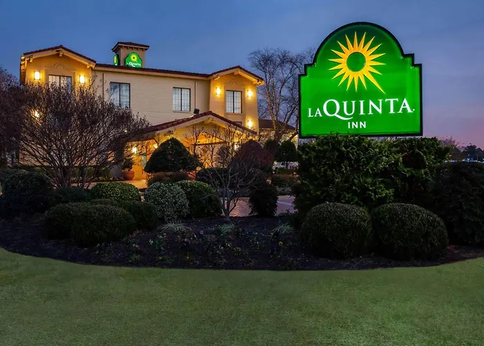 Beach hotel: La Quinta Inn By Wyndham Norfolk Virginia Beach