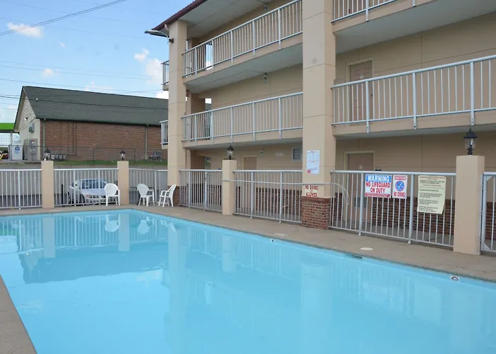 Days Inn By Wyndham Airport East