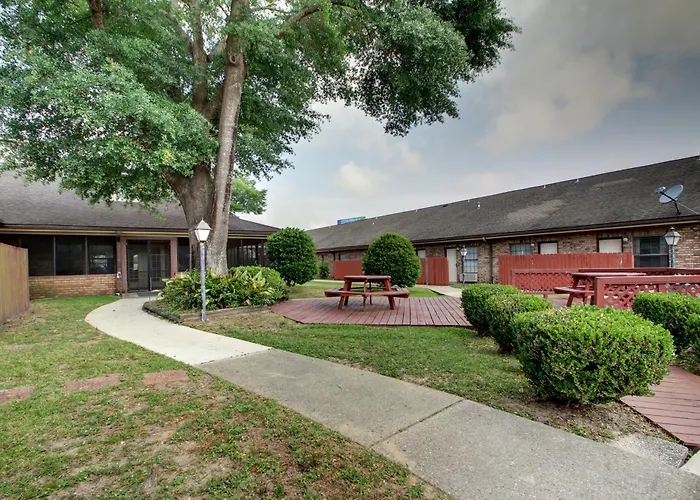 Motel: Hotel Del Sol - Pensacola