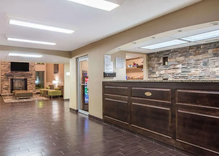 Luxury hotel only: Wyndham Garden Hotel Cross Lanes Charleston