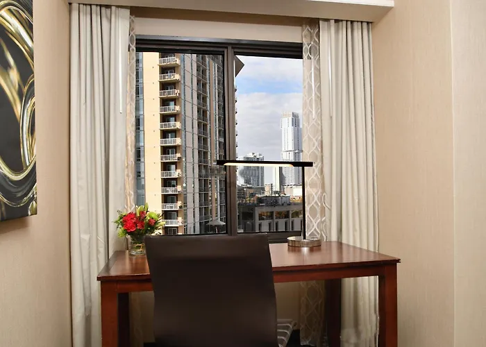 Hotel: Embassy Suites By Hilton Austin Downtown South Congress