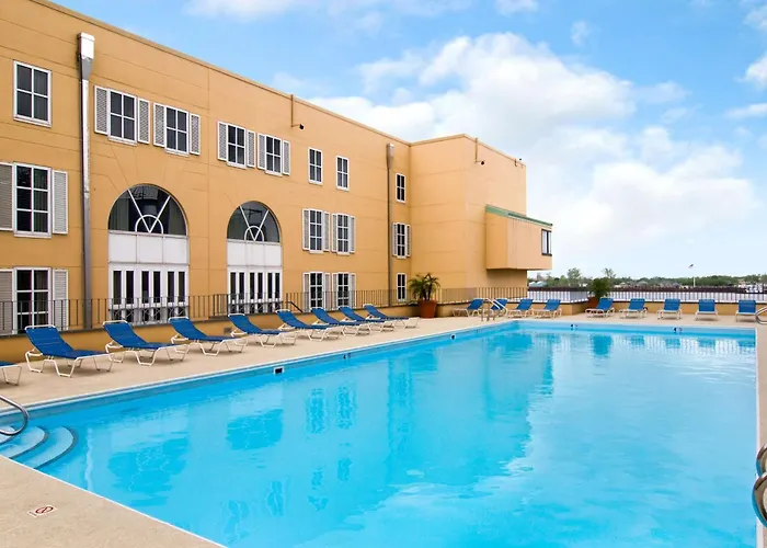 Hotel with Tennis: Hilton New Orleans Riverside