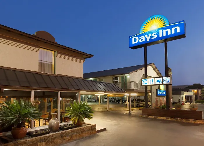 Central hotel: Days Inn By Wyndham Austin/University/Downtown