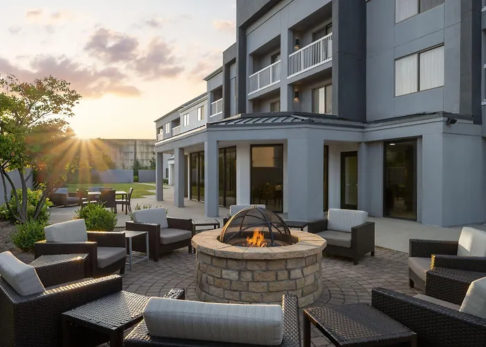 Hotel suites Courtyard Indianapolis Northwest