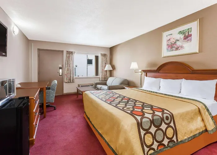 Super 8 By Wyndham Greensboro