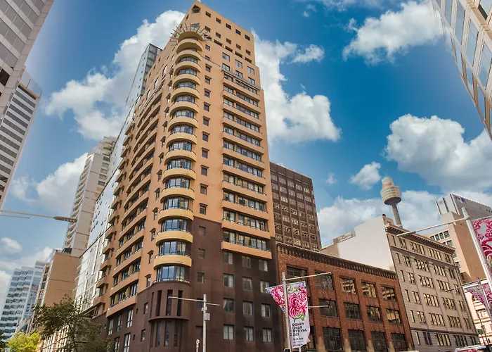 Seasons Harbour Plaza