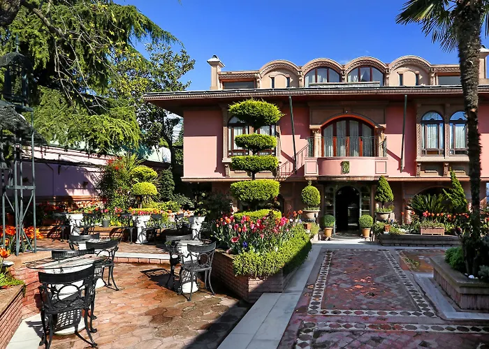 Hotel near College: Sultanahmet Palace Hotel