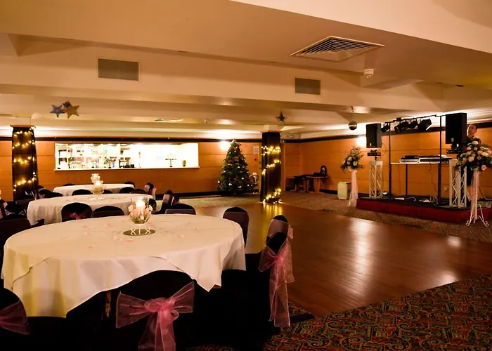 Cheap hotel: The Riviera Hotel & Apartments - Alum Chine