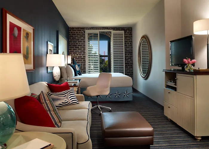 Motel: Argonaut Hotel, A Noble House Hotel