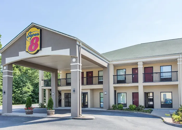 Super 8 By Wyndham Petersburg