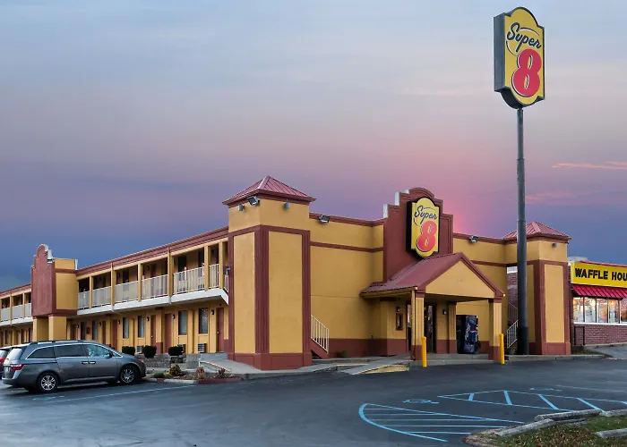 Motel: Super 8 By Wyndham Indianapolis-Southport Rd