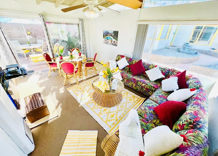 A PLACE IN THE SUN Hotel - ADULTS ONLY Big Units, 24h Heated Pool&Spa in 1 Acre Park Prime Location, DOG Friendly, TOP Midcentury Modern Boutique Hotel