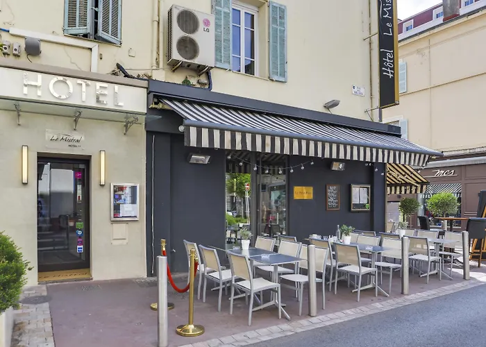  Le Mistral