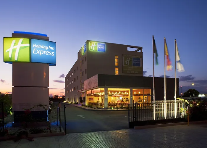 Holiday Inn Express Airport By Ihg