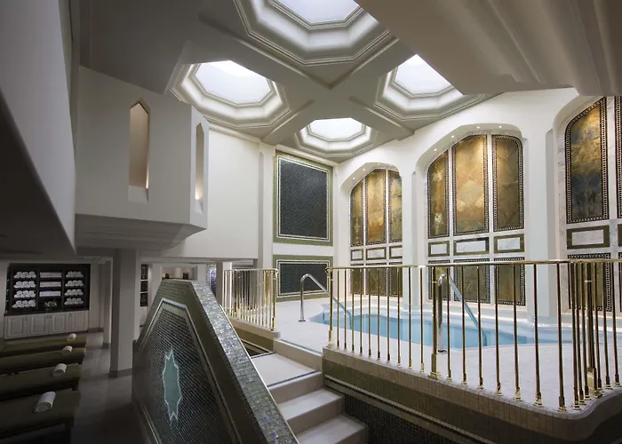 Hot Tub in Room Maybourne Beverly Hills, Maybourne