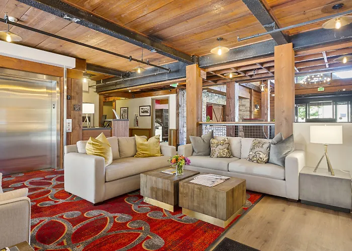 Silver Baron Lodge