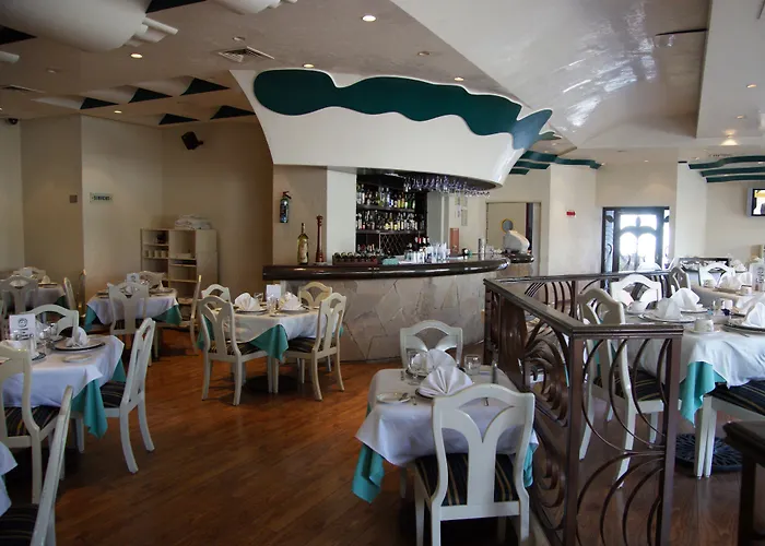 Porto Novo Hotel & Suites