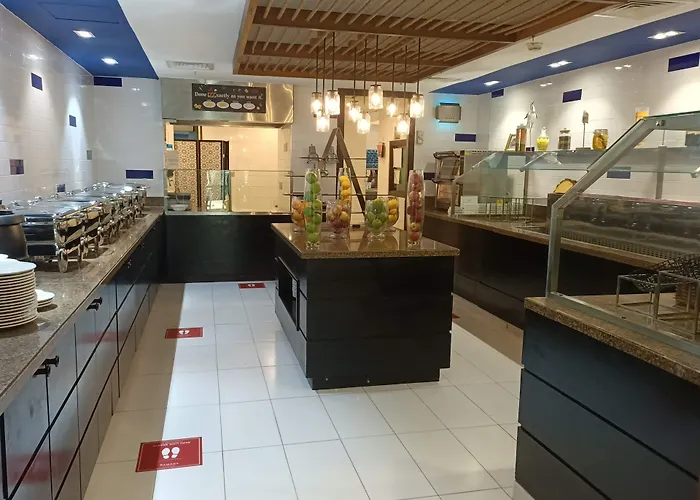 Hotel mit Tennis: Ramada By Wyndham Downtown Dubai