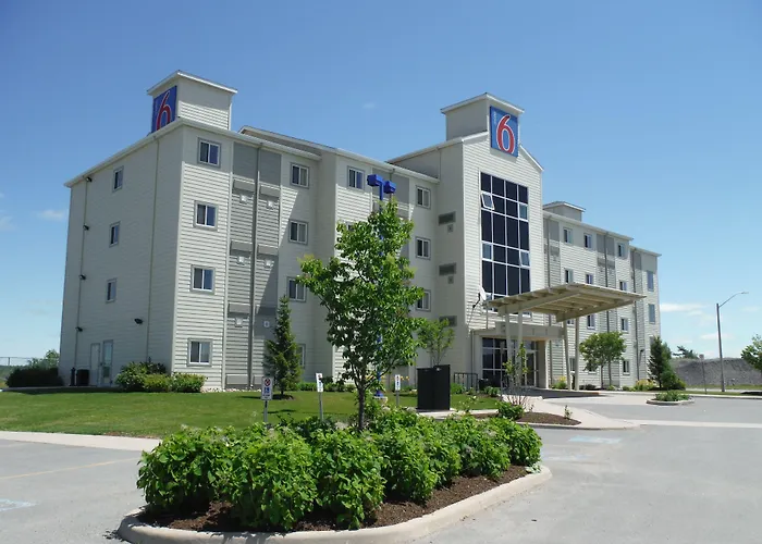  Motel 6-Kingston, On